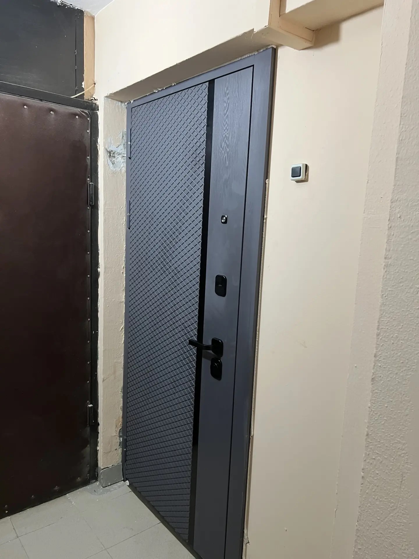 Установка двери Door Strong — работа 31