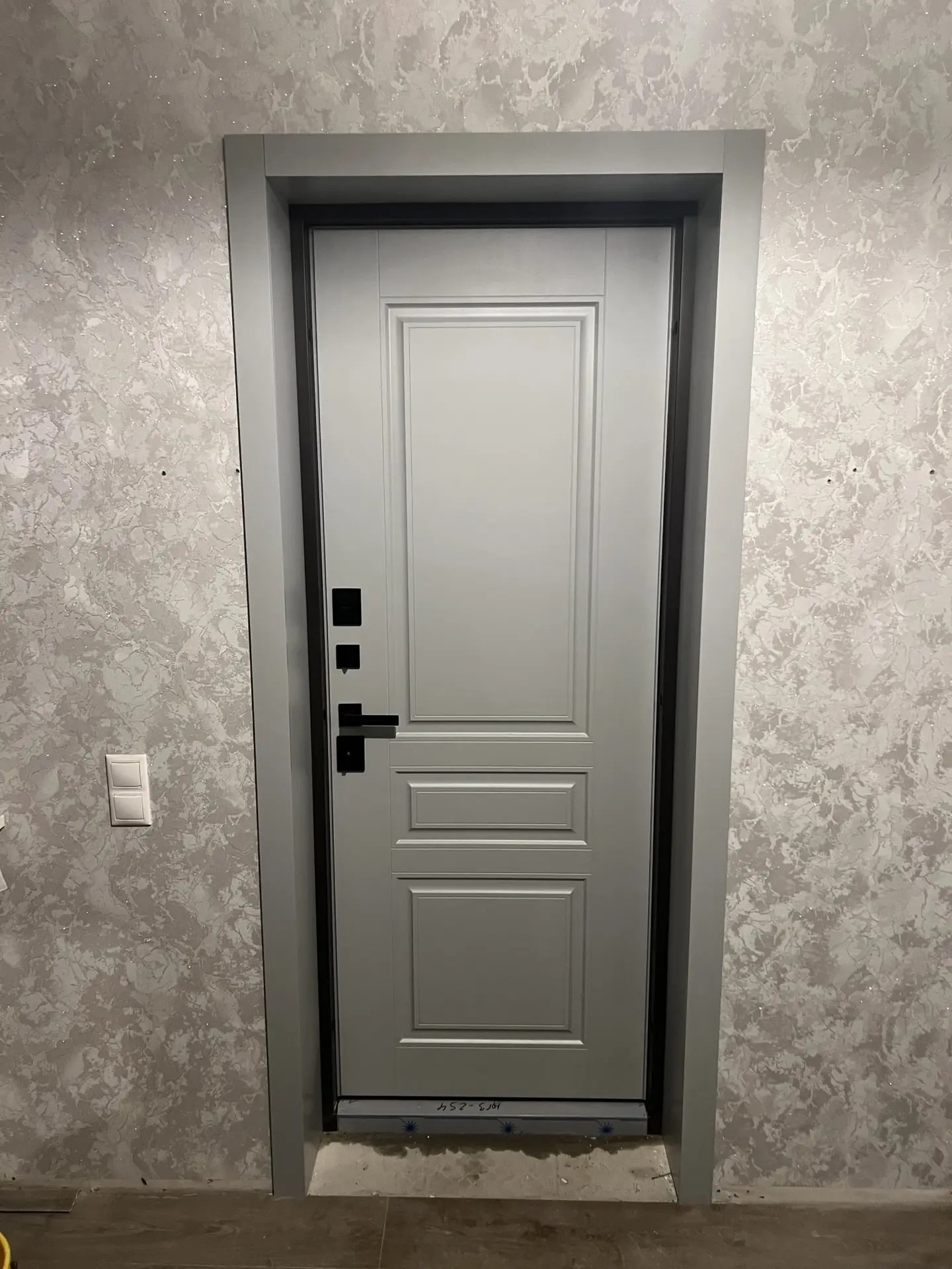 Установка двери Door Strong — работа 33