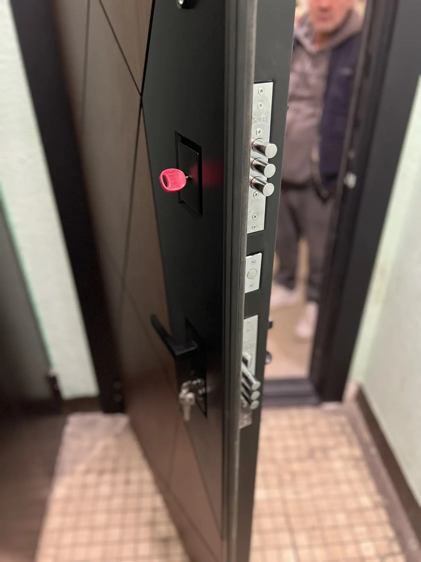 Установка двери Door Strong — работа 12