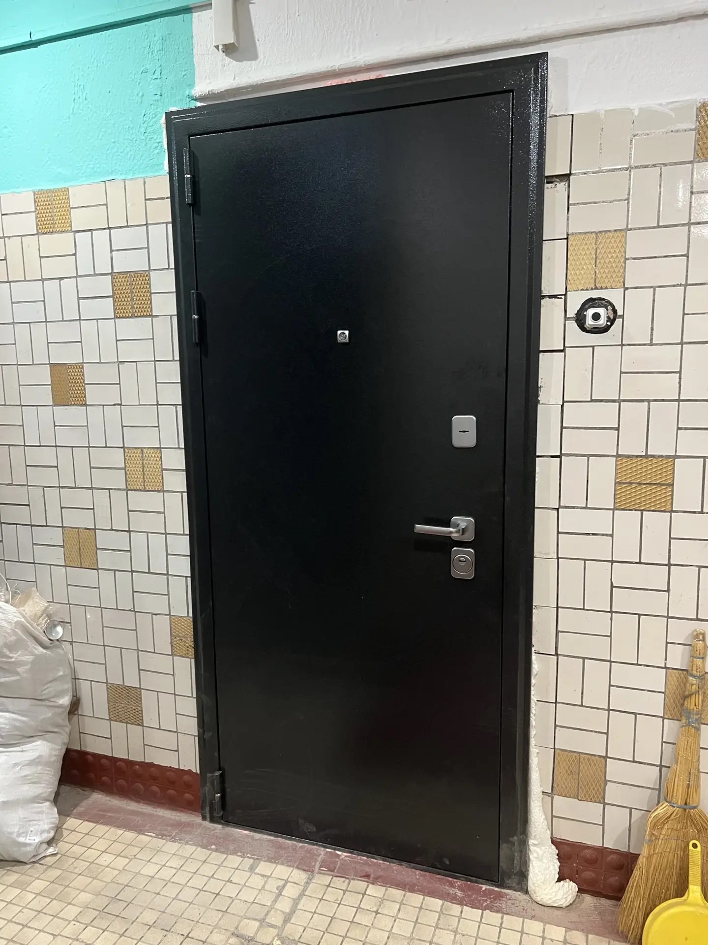 Установка двери Door Strong — работа 2